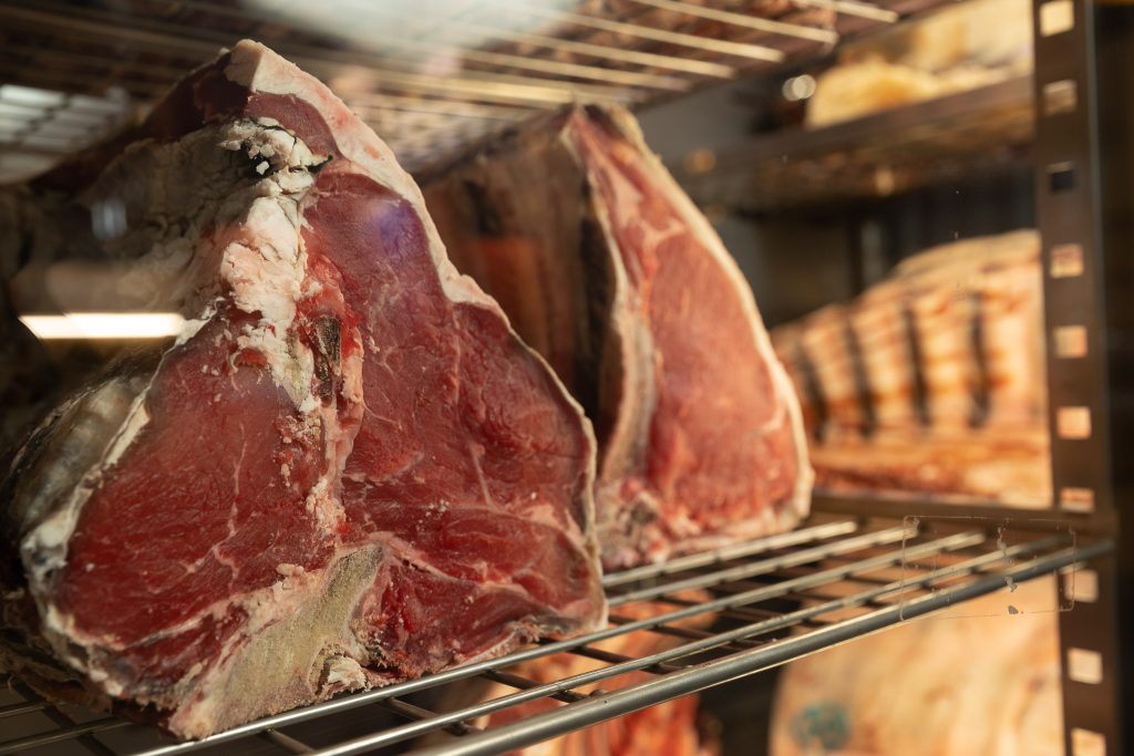 Macelleria Boetto - Consiste nel cuocere pezzetti di carne in olio bollente  direttamente sulla tavola gustandoli poi con varie salse di  accompagnamento. La bourguignonne è quindi una preparazione molto  conviviale, che rinnova